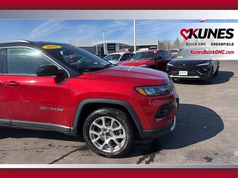 Used 2025 Jeep Compass Limited image 15