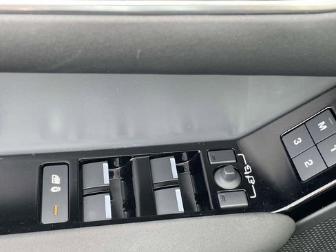 Used 2025 Land Rover Range Rover Velar S image 24