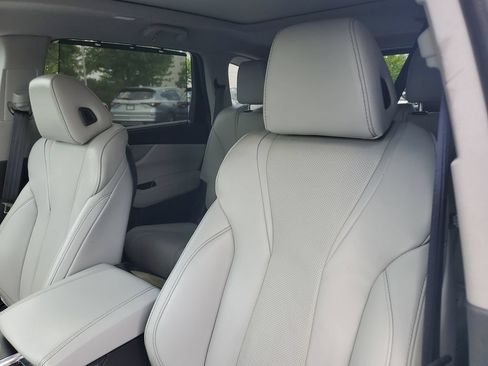 Certified 2024 Acura MDX FWD w/ Technology Package image 18