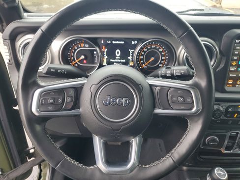 Used 2022 Jeep Wrangler Unlimited Sahara w/ Cold Weather Group image 14