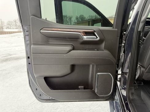 Used 2022 GMC Sierra 1500 SLT w/ SLT Premium Plus Package image 18