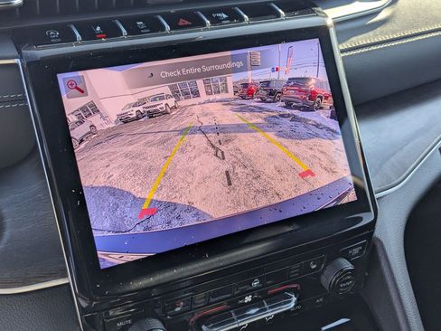 New 2025 Jeep Grand Cherokee L Limited image 17