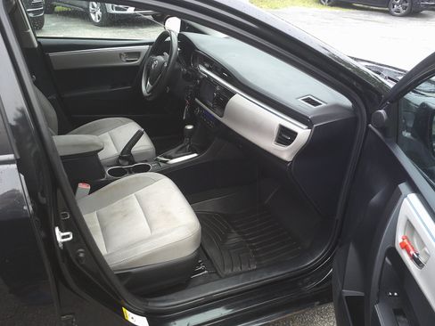 Used 2014 Toyota Corolla LE FWD image 12