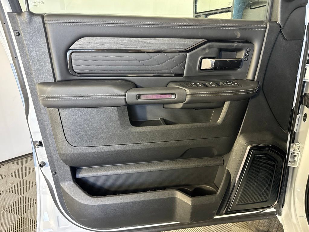 New 2027 RAM 2500 Limited AWD/4WD image 29