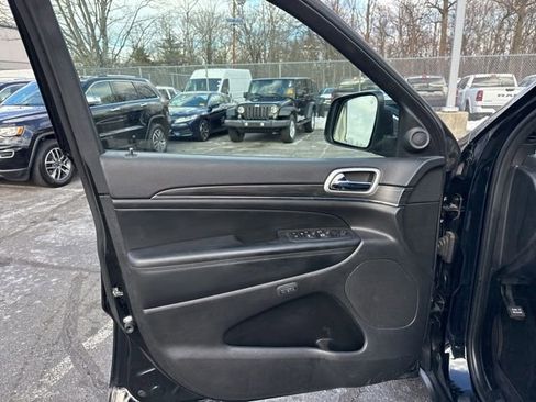 Used 2022 Jeep Grand Cherokee Limited image 37