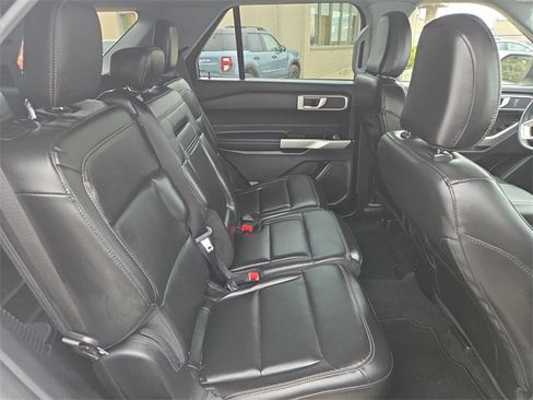 Certified 2022 Ford Explorer XLT w/ Equipment Group 202A image 11