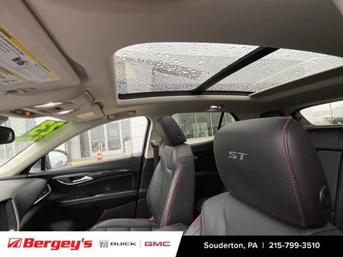 Certified 2023 Buick Envision Essence w/ Sport Touring Package image 22