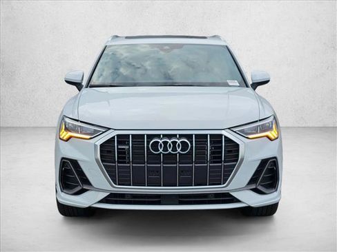Used 2025 Audi Q3 2.0T Premium w/ Convenience Package image 2