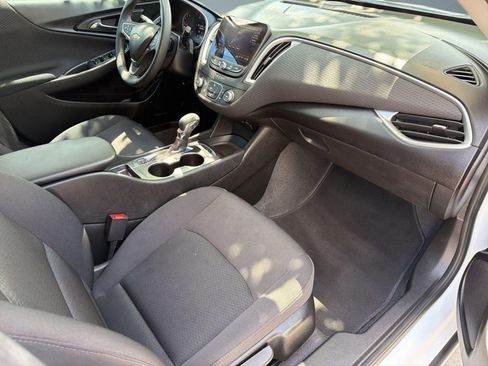 Used 2024 Chevrolet Malibu RS FWD image 31