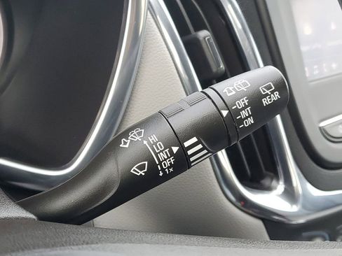 Used 2023 Chevrolet Equinox LS image 17