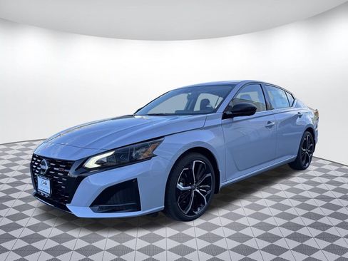 New 2026 Nissan Altima 2.5 SR FWD image 3