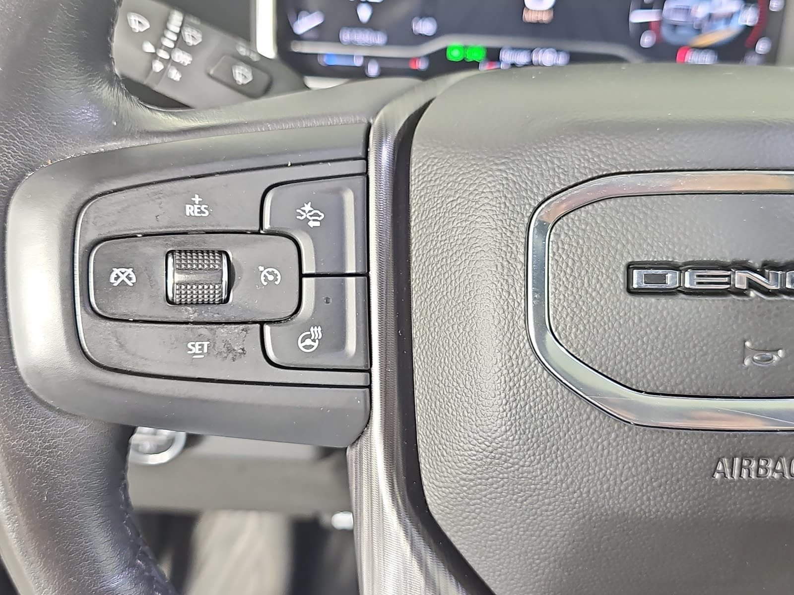 Used 2024 GMC Sierra 2500 Denali Ultimate AWD/4WD image 14