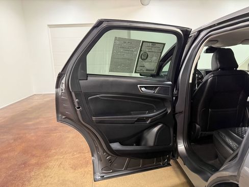 Used 2024 Ford Edge Titanium image 46