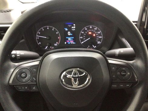 Used 2024 Toyota Corolla LE w/ LE Convenience Package FWD image 11