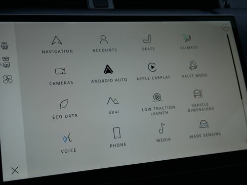 Used 2025 Land Rover Discovery Sport S image 32