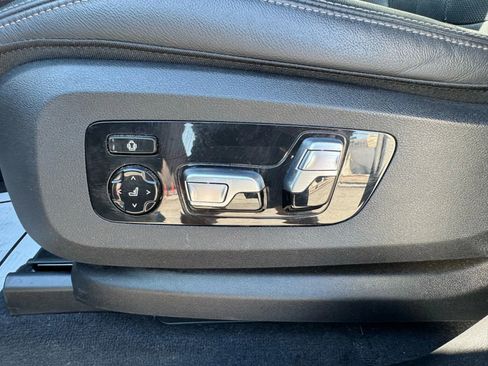 Used 2021 BMW X7 xDrive40i w/ Premium Package image 13