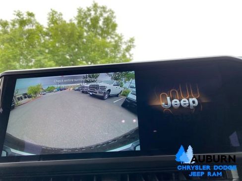 Used 2024 Jeep Wrangler Unlimited Rubicon AWD/4WD image 38