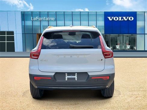 New 2026 Volvo XC40 B5 Plus w/ Protection Package Premier image 5