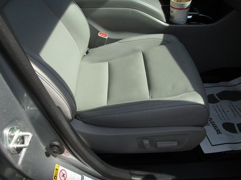 Used 2018 Toyota Highlander Limited Platinum image 5