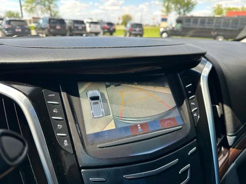Used 2019 Cadillac Escalade Luxury AWD/4WD image 13