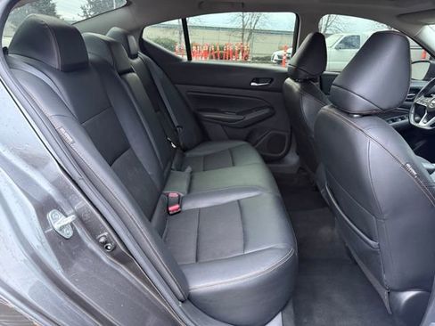 Used 2022 Nissan Altima 2.5 SR w/ Midnight Edition Package image 12