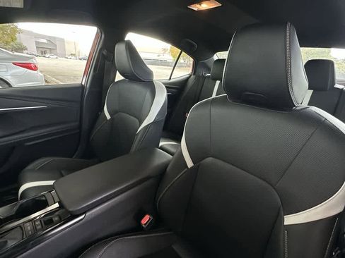 Used 2025 Toyota Camry SE image 14