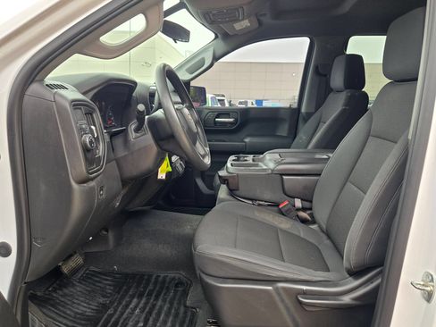 Used 2020 Chevrolet Silverado 1500 Custom w/ Custom Value Package RWD image 9