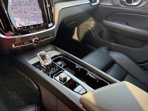 Used 2024 Volvo V60 B5 Cross Country Ultimate w/ Protection Package Premier image 26