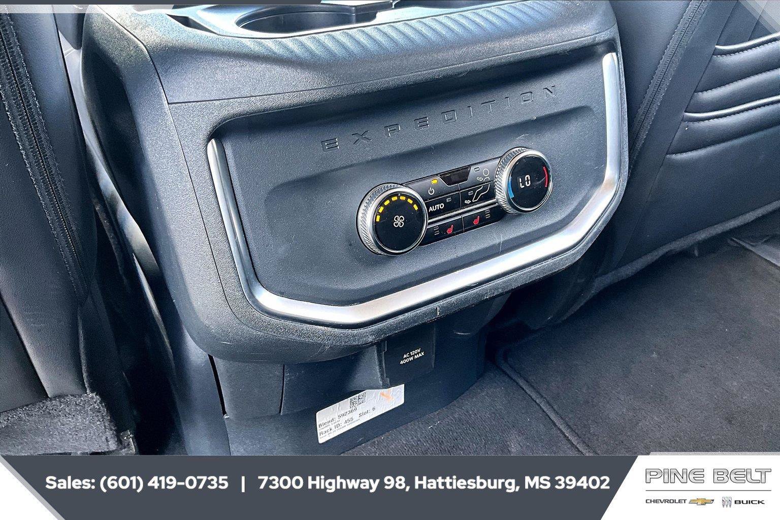 Used 2025 Ford Expedition Platinum AWD/4WD image 25