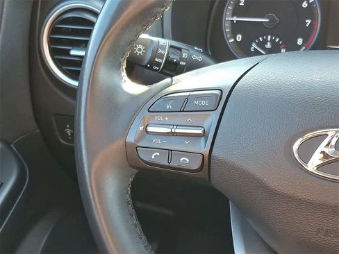 Used 2021 Hyundai Kona Limited w/ Cargo Package image 21