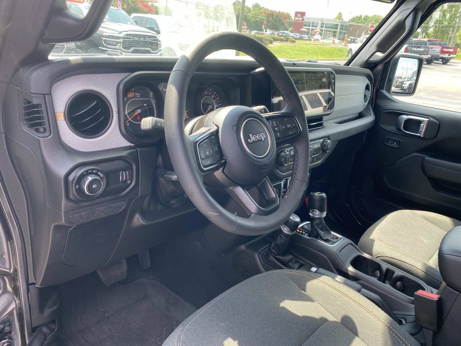 Used 2026 Jeep Wrangler Unlimited Sport AWD/4WD image 25
