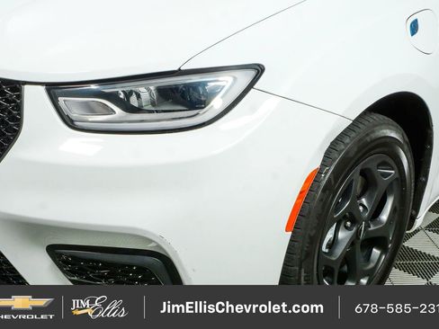 Used 2022 Chrysler Pacifica Touring-L w/ S Appearance Package FWD image 36