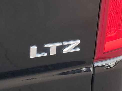 Used 2020 Chevrolet Silverado 2500 LTZ w/ LTZ Premium Package image 35