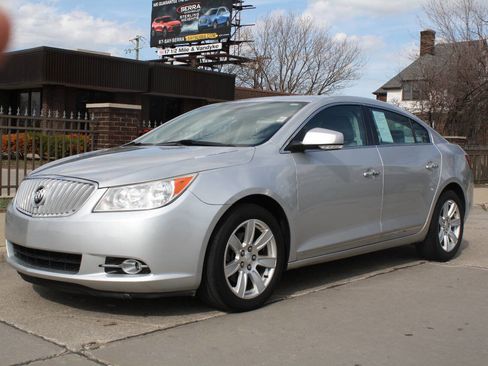 Used 2011 Buick LaCrosse CXL image 2