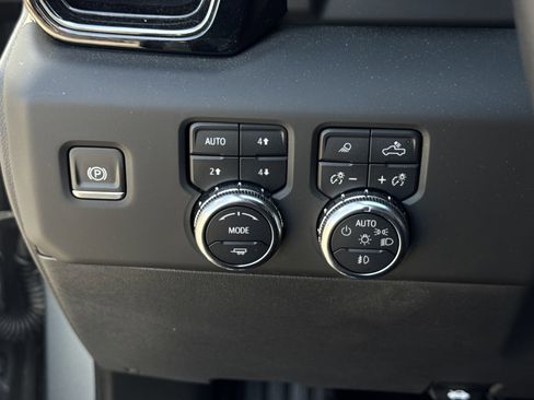 Used 2024 GMC Sierra 1500 AT4X image 22
