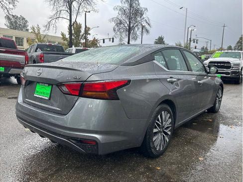 Used 2024 Nissan Altima 2.5 SV image 7