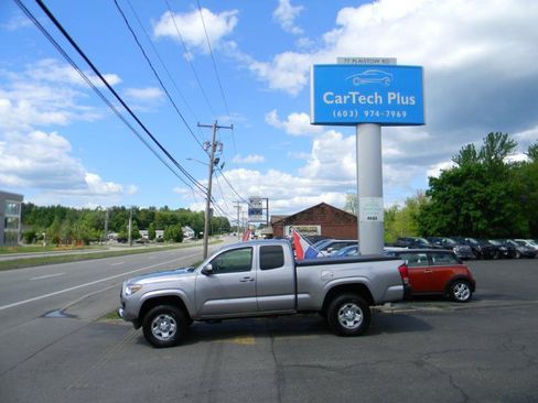 Used 2020 Toyota Tacoma SR w/ SR Convenience Package AWD/4WD image 9