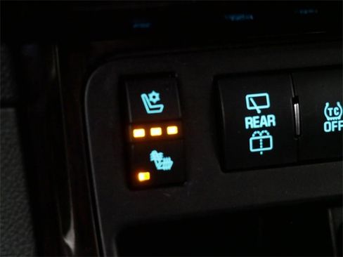 Used 2017 Chevrolet Traverse Premier image 22