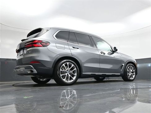 New 2026 BMW X5 xDrive50e image 28