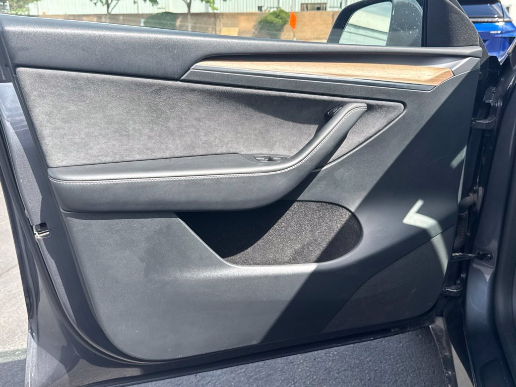 Used 2023 Tesla Model Y Long Range AWD/4WD image 11