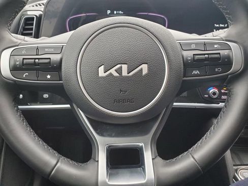 Used 2023 Kia Sportage EX image 17