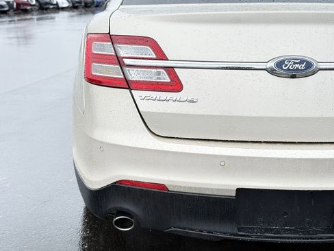 Used 2018 Ford Taurus SEL w/ Equipment Group 201A image 12