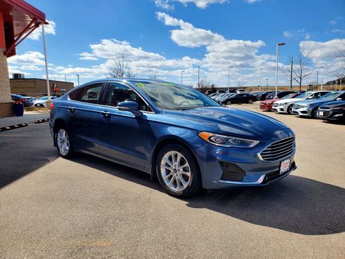 Used 2019 Ford Fusion SEL image 3