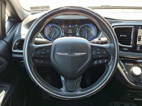 Used 2019 Chrysler Pacifica Limited FWD image 21