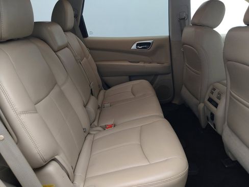 Used 2017 Nissan Pathfinder SL FWD image 19