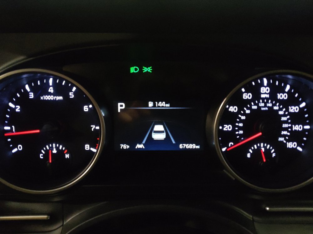 Used 2023 Kia Carnival LX FWD image 23
