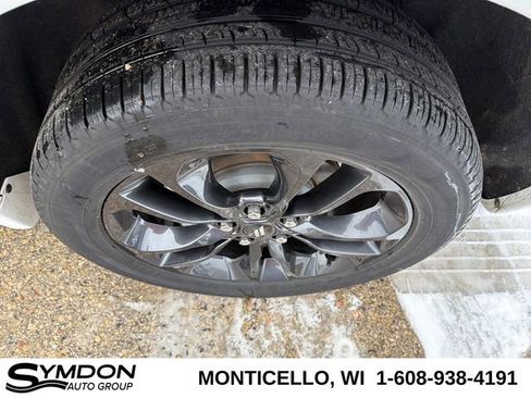 Used 2024 Dodge Durango GT image 32