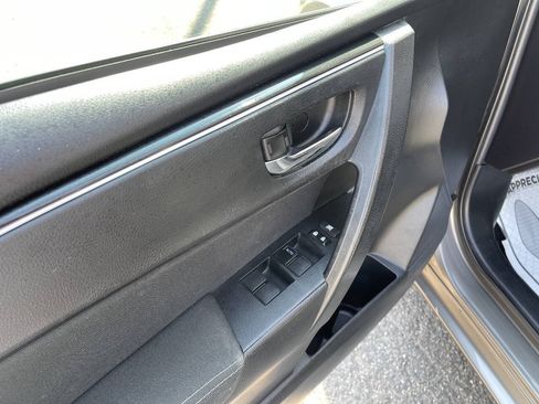 Used 2018 Toyota Corolla LE FWD image 10
