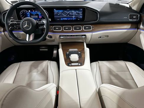 New 2026 Mercedes-Benz GLS 450 4MATIC image 9