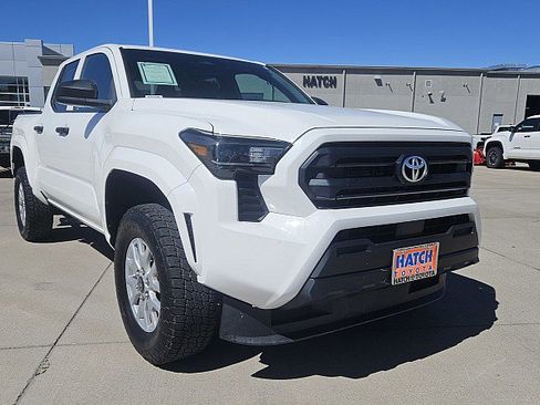 Used 2024 Toyota Tacoma SR image 4